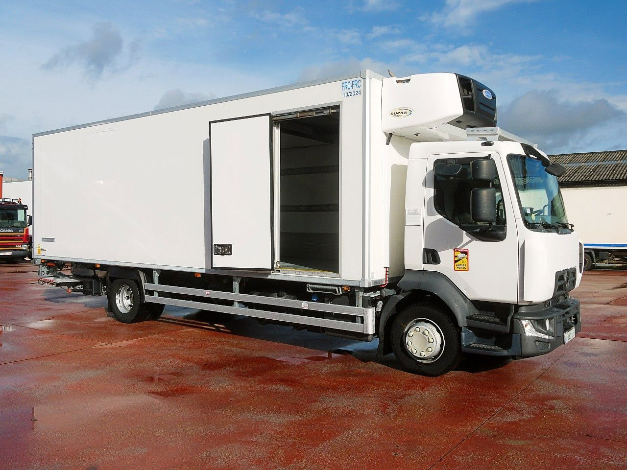Renault D 16.250 KUHLKOFFER CARRIER SUPRA 1150MT A/C - Camión frigorífico: foto 3 Renault D 16.250 KUHLKOFFER CARRIER SUPRA 1150MT A/C - Camión frigorífico: foto 3