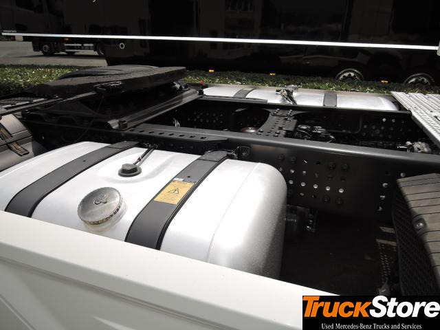 Mercedes-Benz Actros 1845 LS - Cabeza tractora: foto 2 Mercedes-Benz Actros 1845 LS - Cabeza tractora: foto 2