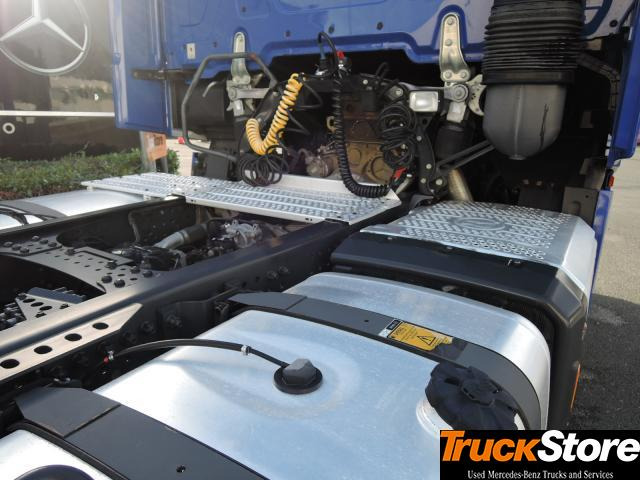 Mercedes-Benz Actros 1845 LS - Cabeza tractora: foto 2 Mercedes-Benz Actros 1845 LS - Cabeza tractora: foto 2