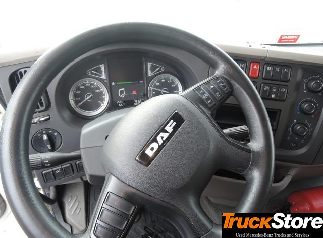 DAF LF 290 LBW 2.5T. - Camión lona: foto 2 DAF LF 290 LBW 2.5T. - Camión lona: foto 2