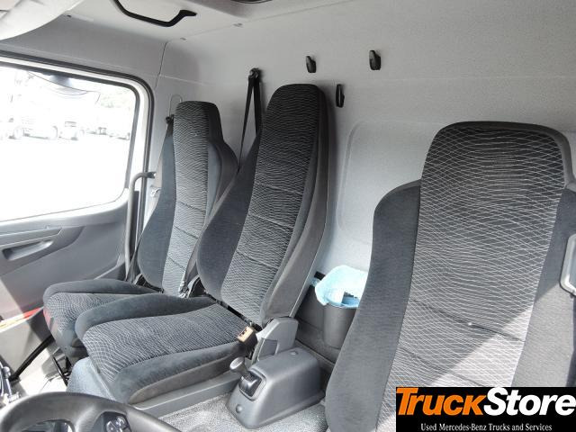 Furgoneta caja cerrada Mercedes-Benz Atego 818 L: foto 7 Furgoneta caja cerrada Mercedes-Benz Atego 818 L: foto 7