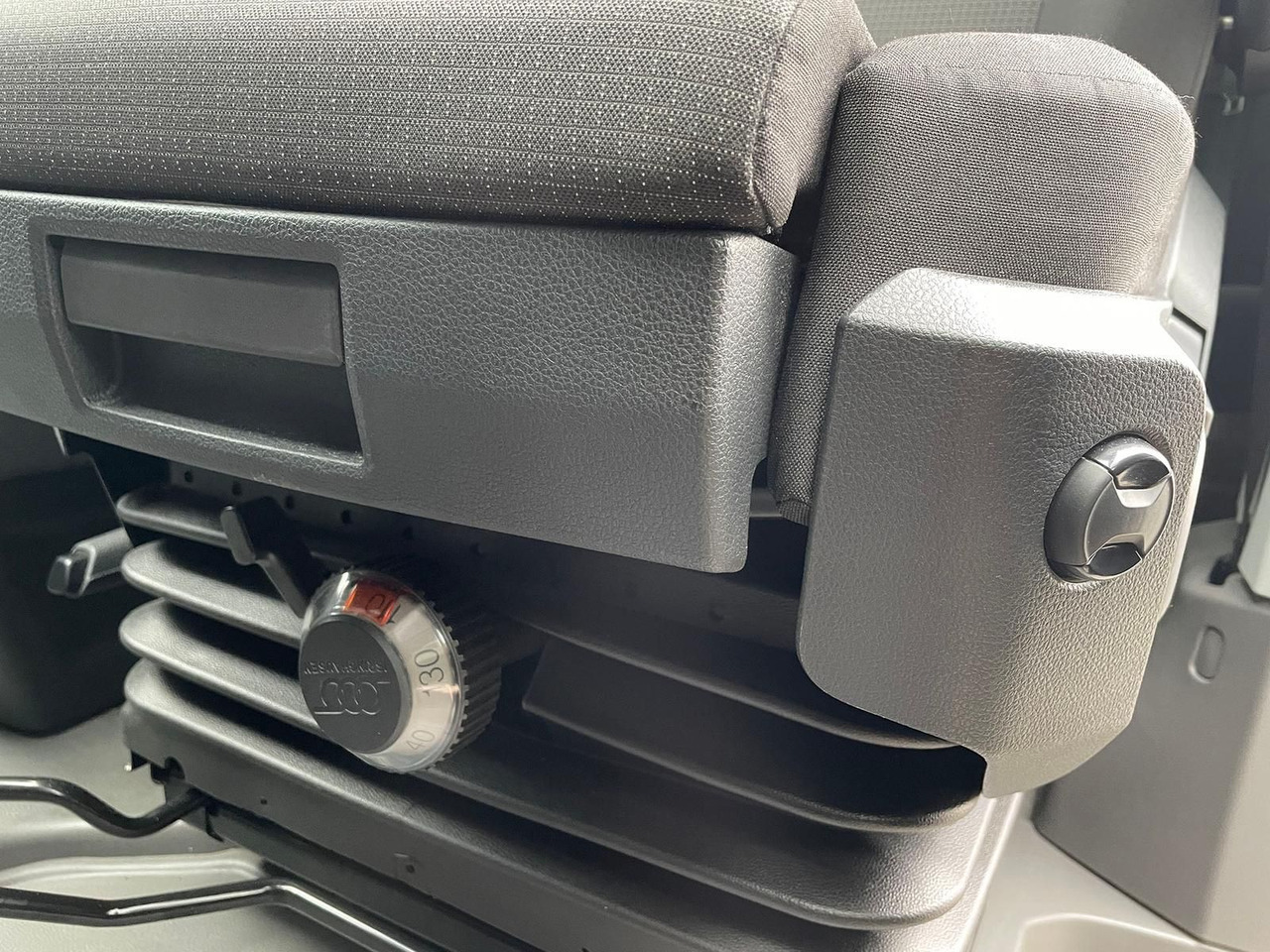 Furgón, Furgoneta combi MAN TGE 3.160 MIXTO L4H3 LED AHK DAB KAMERA SITZHZ: foto 33 Furgón, Furgoneta combi MAN TGE 3.160 MIXTO L4H3 LED AHK DAB KAMERA SITZHZ: foto 33