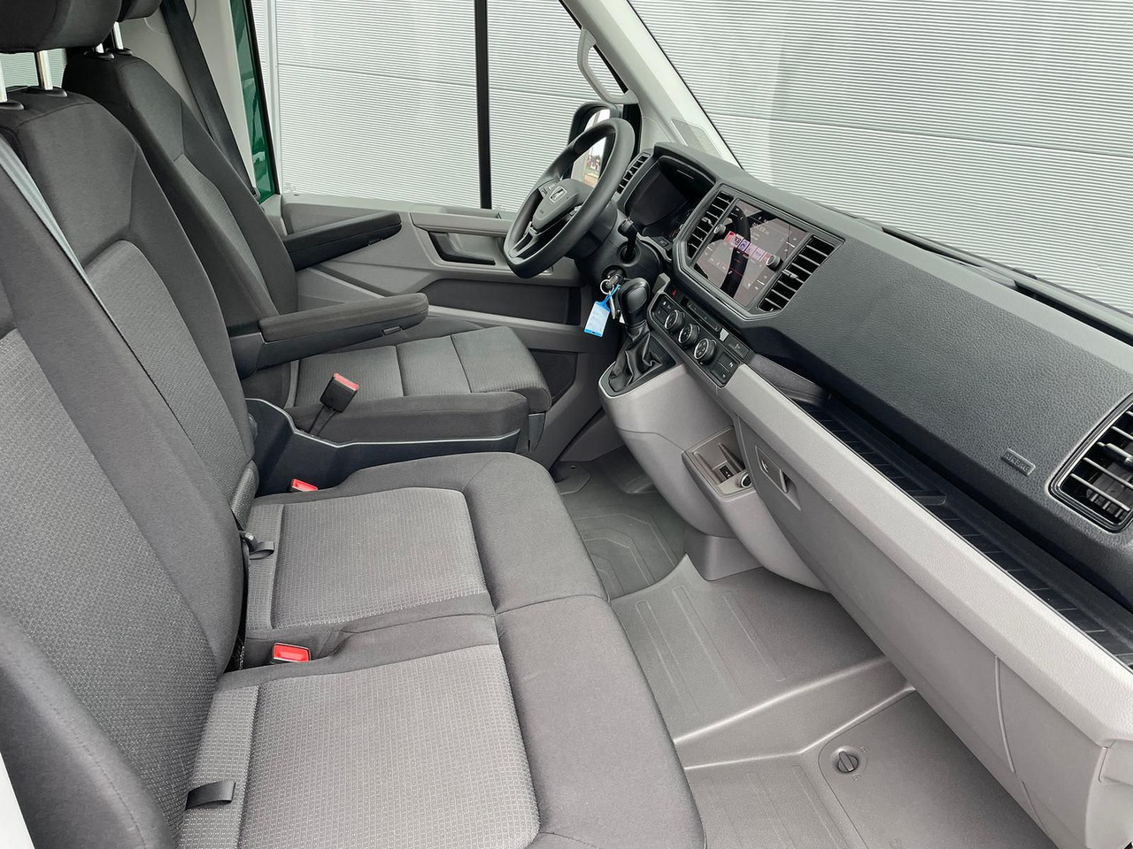 Furgón, Furgoneta combi MAN TGE 3.160 MIXTO L4H3 LED AHK DAB KAMERA SITZHZ: foto 24 Furgón, Furgoneta combi MAN TGE 3.160 MIXTO L4H3 LED AHK DAB KAMERA SITZHZ: foto 24