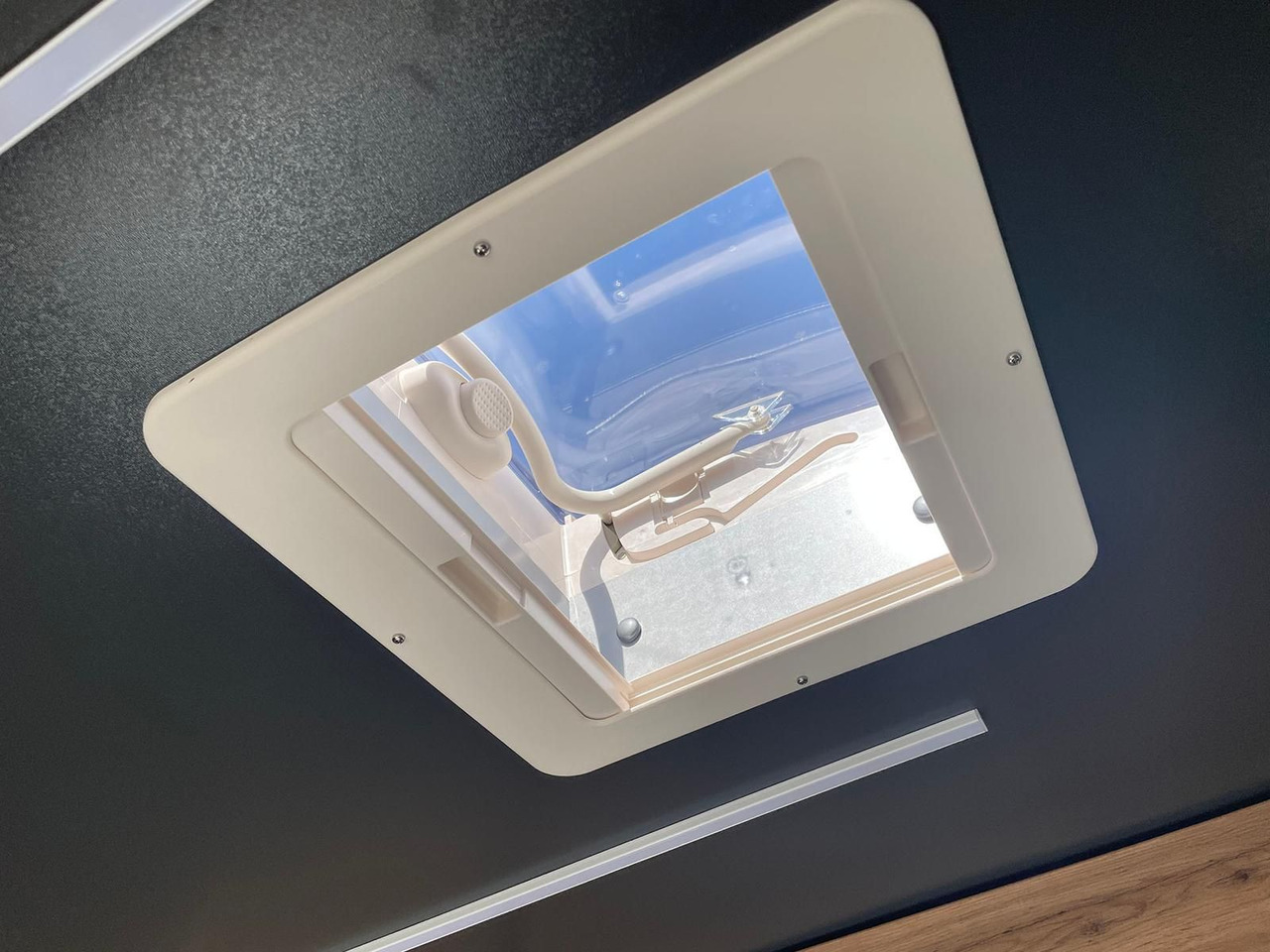 Furgón MAN TGE 3.180 L3H3 Individual S BF3+ BEGLEITFAHRZEUG: foto 38 Furgón MAN TGE 3.180 L3H3 Individual S BF3+ BEGLEITFAHRZEUG: foto 38