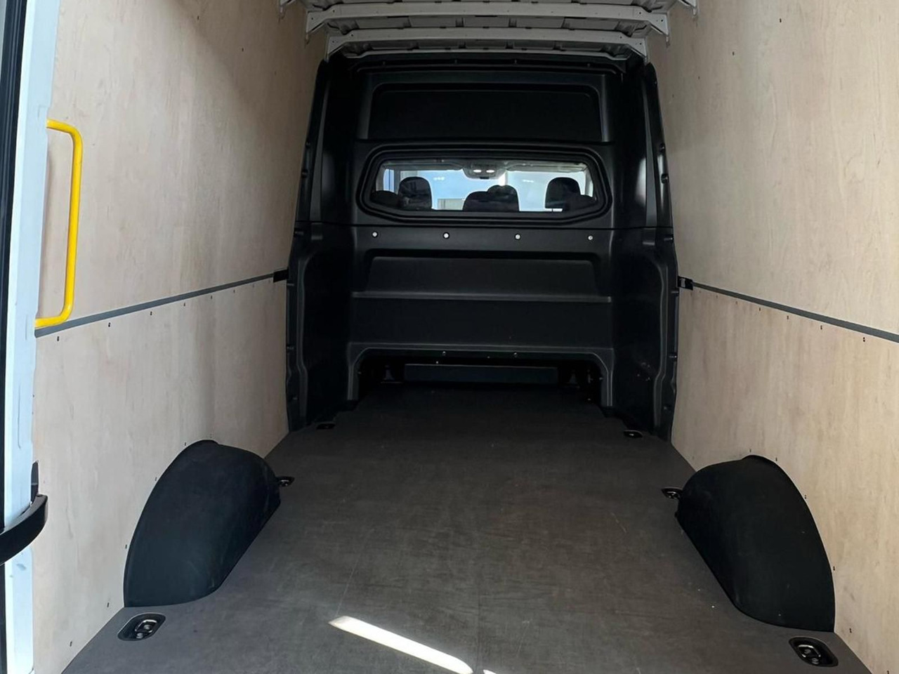 MAN TGE 3.180 L3H3 MIXTO 4x4 STANDHZ DIFF AHK ACC - Furgón, Furgoneta combi: foto 5 MAN TGE 3.180 L3H3 MIXTO 4x4 STANDHZ DIFF AHK ACC - Furgón, Furgoneta combi: foto 5