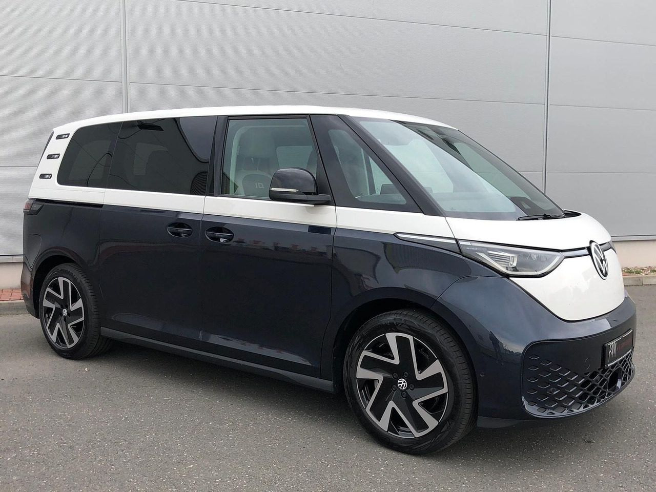 Volkswagen ID. Buzz 150 kW Pro AHK ACC MATRIX LED KEYLESS - Minibús, Autobús eléctrico: foto 2 Volkswagen ID. Buzz 150 kW Pro AHK ACC MATRIX LED KEYLESS - Minibús, Autobús eléctrico: foto 2