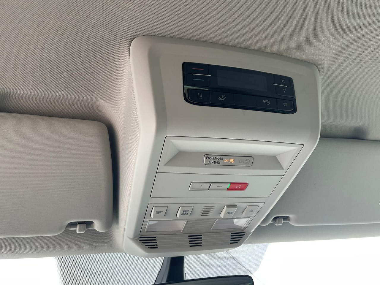 Furgoneta de pasajeros Volkswagen T6.1 Caravelle Highline STANDHZ NAVI LEDER PDC: foto 27 Furgoneta de pasajeros Volkswagen T6.1 Caravelle Highline STANDHZ NAVI LEDER PDC: foto 27