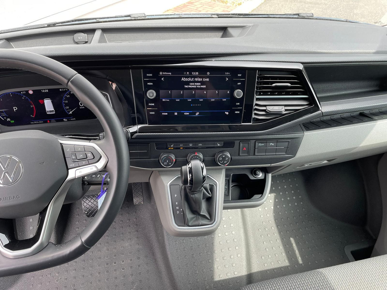 Coche nuevo Volkswagen T6.1 Transporter 2.0 TDI lang 4MOTION SITZHZ NAV: foto 14 Coche nuevo Volkswagen T6.1 Transporter 2.0 TDI lang 4MOTION SITZHZ NAV: foto 14