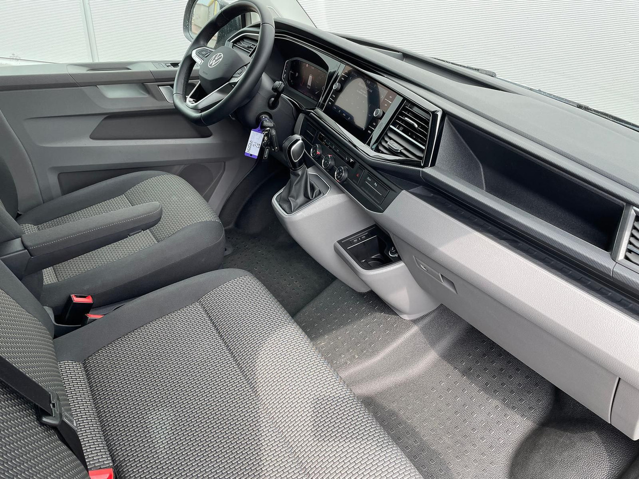 Coche nuevo Volkswagen T6.1 Transporter 2.0 TDI lang 4MOTION SITZHZ NAV: foto 27 Coche nuevo Volkswagen T6.1 Transporter 2.0 TDI lang 4MOTION SITZHZ NAV: foto 27