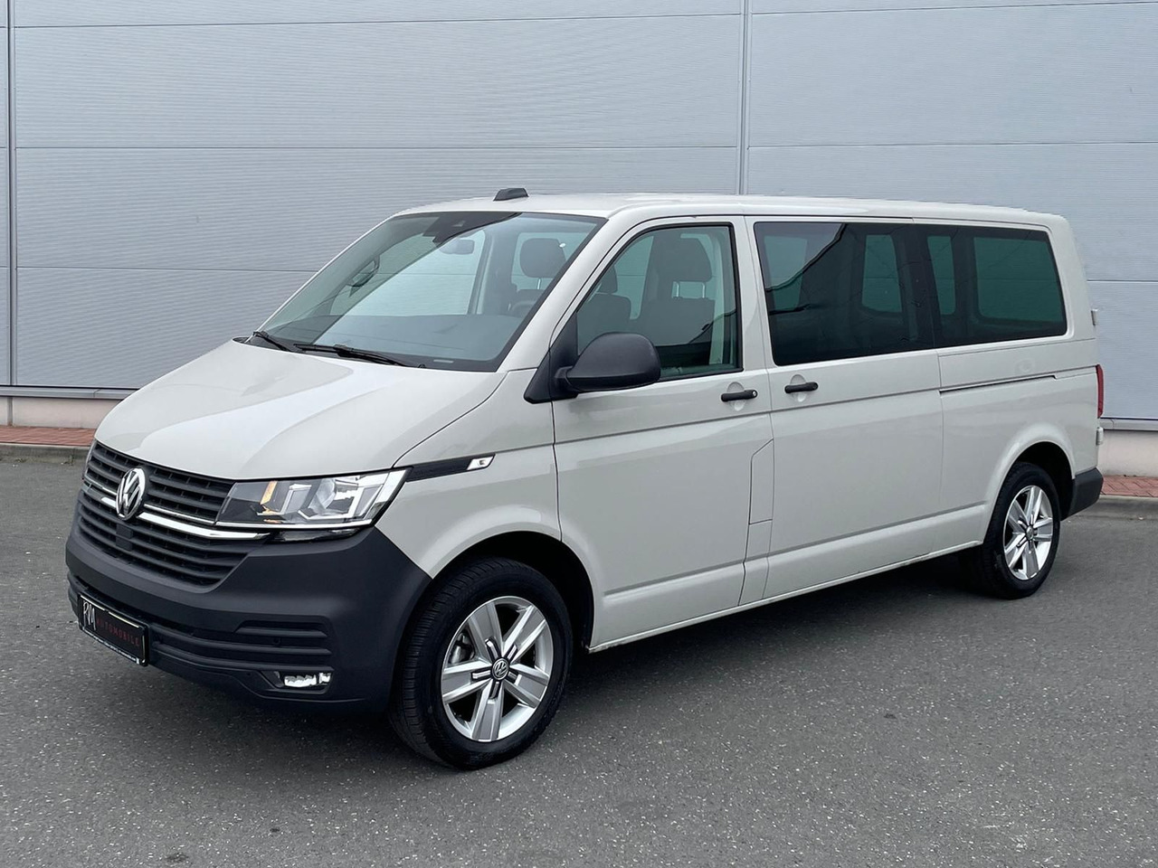 Volkswagen T6.1 Transporter 2.0 TDI lang 4MOTION SITZHZ NAV - Furgón: foto 1 Volkswagen T6.1 Transporter 2.0 TDI lang 4MOTION SITZHZ NAV - Furgón: foto 1