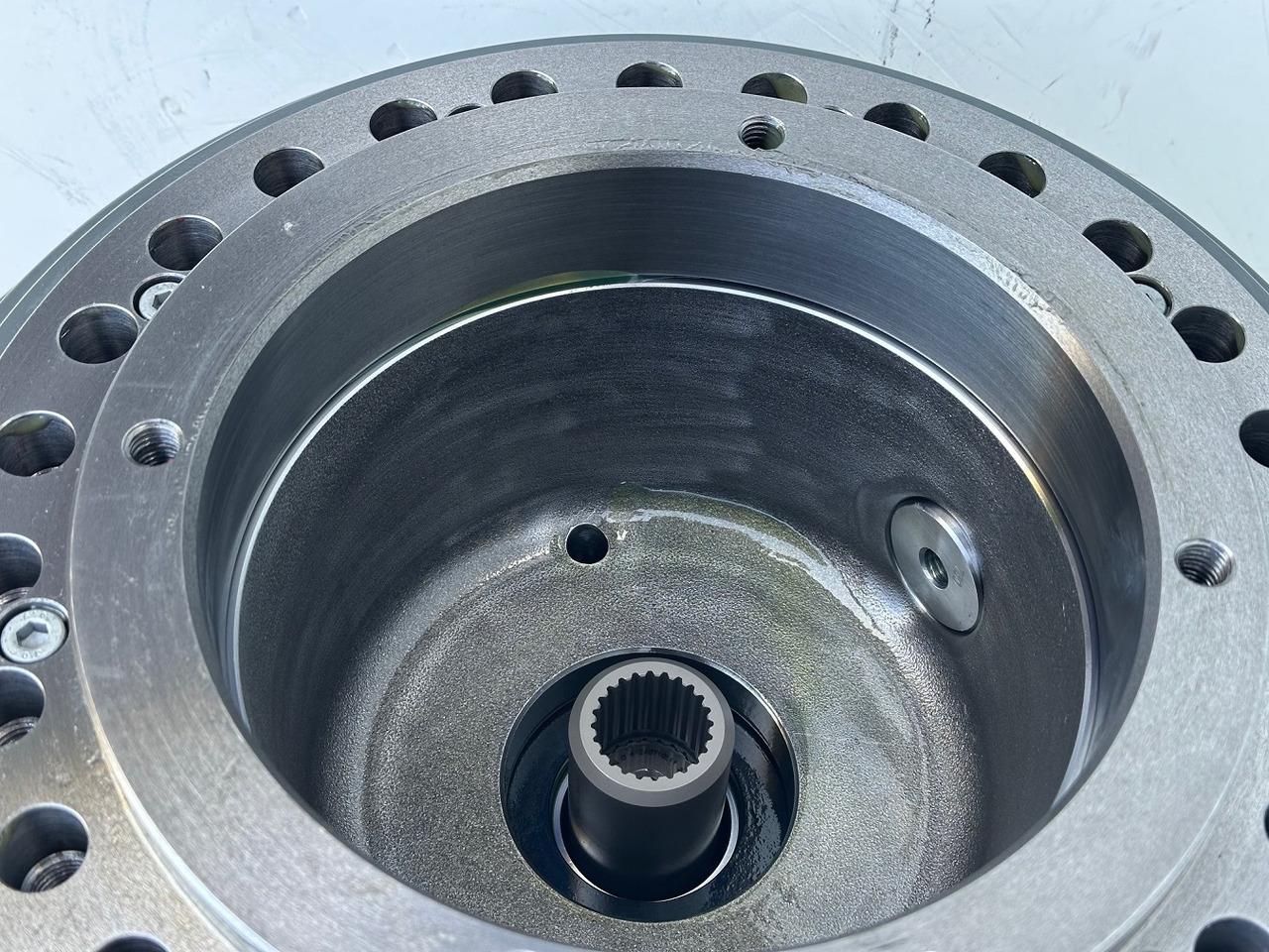 Mando final para Excavadora de cadenas LIEBHERR Original Liebherr Fahrantrieb Typ:LPI0700 30S 0002 00 mit ID-Nr.12891035 – ID-Nr.12977341. R922-1487, R924-1677, R926 K-LC-1827, R926-1715. #12891035.545-01664#: foto 14 Mando final para Excavadora de cadenas LIEBHERR Original Liebherr Fahrantrieb Typ:LPI0700 30S 0002 00 mit ID-Nr.12891035 – ID-Nr.12977341. R922-1487, R924-1677, R926 K-LC-1827, R926-1715. #12891035.545-01664#: foto 14