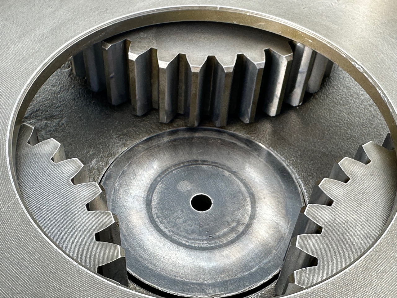 Reductor de giro para Excavadora LIEBHERR Original Planetenträger ID-Nr.944171103 mit Planetenräder ID-Nr.944110603-ID-Nr.90201469 mit Lamellenträger ID-Nr.944112103. A900C,A944B,E942,LOS942,LOS944,P942,P944,R942,R944,R944B. #HRV#: foto 9 Reductor de giro para Excavadora LIEBHERR Original Planetenträger ID-Nr.944171103 mit Planetenräder ID-Nr.944110603-ID-Nr.90201469 mit Lamellenträger ID-Nr.944112103. A900C,A944B,E942,LOS942,LOS944,P942,P944,R942,R944,R944B. #HRV#: foto 9