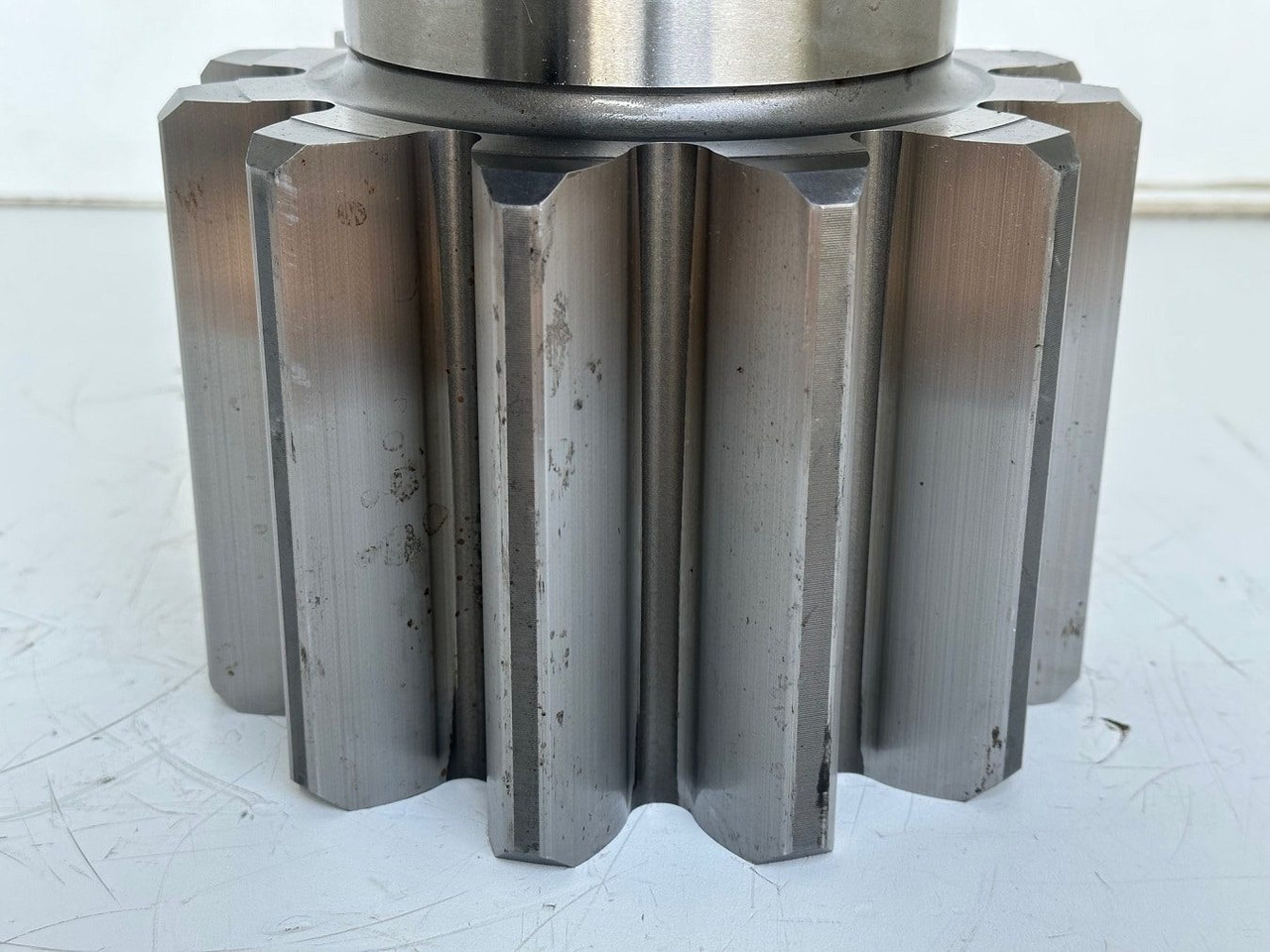 Reductor de giro para Excavadora de cadenas Liebherr Abtriebswelle ID-Nr.932919701.  SAT350/208 - SAT350/252.   A954B, A954C, LH80 C, LH80 M, R954CG, E954, EP954, ER954, P954C, P954E, R954B, R954C.  #932919701.09#: foto 8