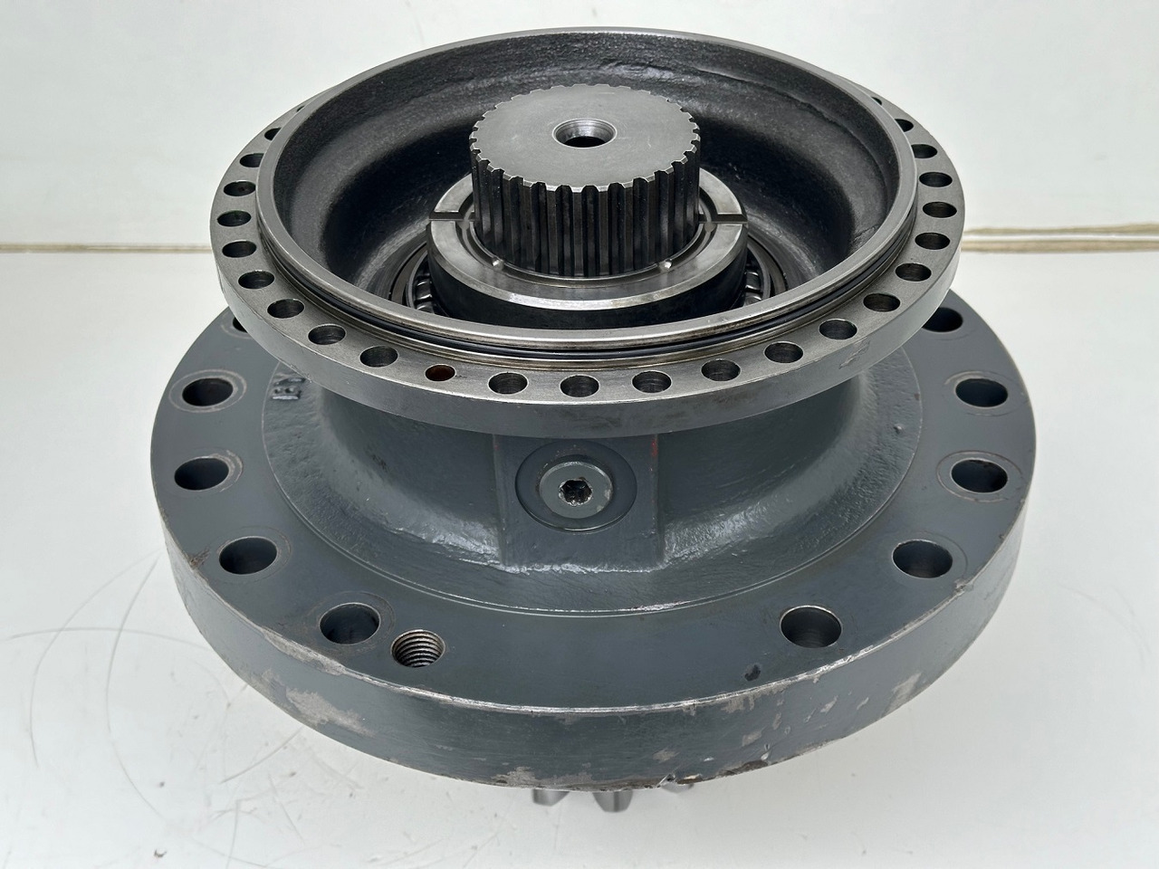 Liebherr Abtriebswellengehäuse ID-Nr.90018934 mit Abtriebswelle ID-Nr.90204999. SAT275/260 - SAT275/261 - SAT275/266 - SAT275/289. #0785#03478# - Transmisión para Maquinaria de construcción: foto 3 Liebherr Abtriebswellengehäuse ID-Nr.90018934 mit Abtriebswelle ID-Nr.90204999. SAT275/260 - SAT275/261 - SAT275/266 - SAT275/289. #0785#03478# - Transmisión para Maquinaria de construcción: foto 3