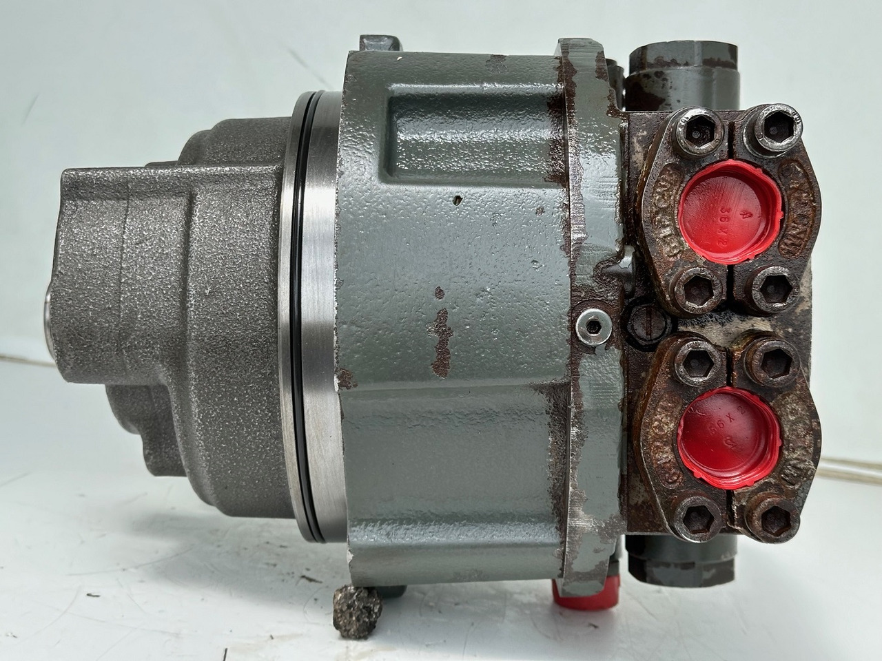 Liebherr Hydraulikeinbaumotor CMVE O 108. ID-Nr.10118562 - ID-Nr.10132610 - ID-Nr.10129048. LOS1916, LOS916, LOS926, R906, R916, R918, R920, R922, R924, R926COMP, R926, R936. #28314# - Motor hidráulico para Maquinaria de construcción: foto 5 Liebherr Hydraulikeinbaumotor CMVE O 108. ID-Nr.10118562 - ID-Nr.10132610 - ID-Nr.10129048. LOS1916, LOS916, LOS926, R906, R916, R918, R920, R922, R924, R926COMP, R926, R936. #28314# - Motor hidráulico para Maquinaria de construcción: foto 5