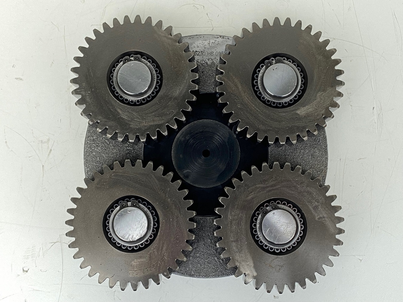 Liebherr Planetenträger ID-Nr.90216230 mit Planetenrad ID-Nr.90216231. R926-1715 - R928-1715 - R930-1716. #PL-PO161# - Reductor de giro para Maquinaria de construcción: foto 2 Liebherr Planetenträger ID-Nr.90216230 mit Planetenrad ID-Nr.90216231. R926-1715 - R928-1715 - R930-1716. #PL-PO161# - Reductor de giro para Maquinaria de construcción: foto 2