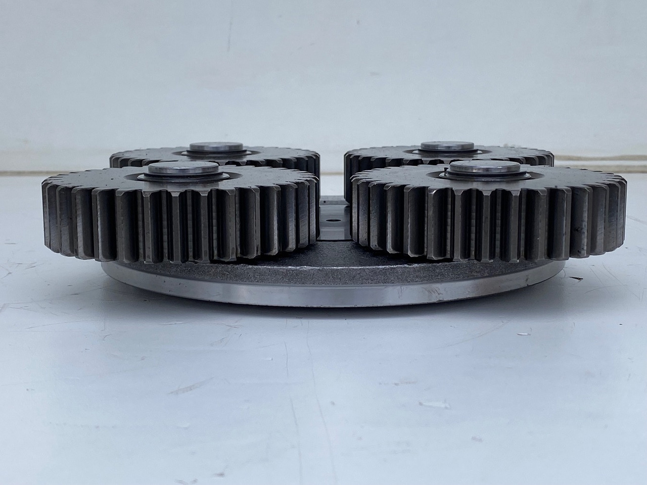 Liebherr Planetenträger ID-Nr.90216230 mit Planetenrad ID-Nr.90216231. R926-1715 - R928-1715 - R930-1716. #PL-PO161# - Reductor de giro para Maquinaria de construcción: foto 3 Liebherr Planetenträger ID-Nr.90216230 mit Planetenrad ID-Nr.90216231. R926-1715 - R928-1715 - R930-1716. #PL-PO161# - Reductor de giro para Maquinaria de construcción: foto 3