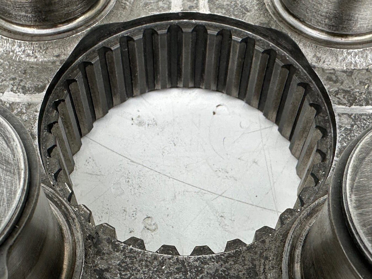 Liebherr Planetenträger ID-Nr.944306303 - ID-Nr.9443063. A924, A934, LH30, LH35, R906, R916, R922, R924, R926, R932, R934, R944. #944306303.E5.058# - Reductor de giro para Maquinaria de construcción: foto 5 Liebherr Planetenträger ID-Nr.944306303 - ID-Nr.9443063. A924, A934, LH30, LH35, R906, R916, R922, R924, R926, R932, R934, R944. #944306303.E5.058# - Reductor de giro para Maquinaria de construcción: foto 5