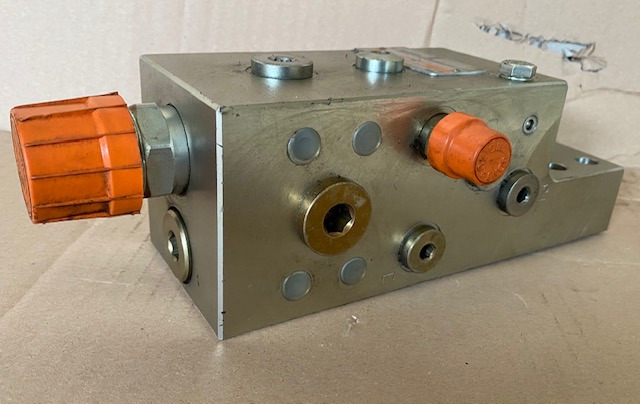 Liebherr Rohrbruchsicherung ID-Nr.5009808. - Válvula hidráulica para Excavadora de cadenas: foto 4 Liebherr Rohrbruchsicherung ID-Nr.5009808. - Válvula hidráulica para Excavadora de cadenas: foto 4