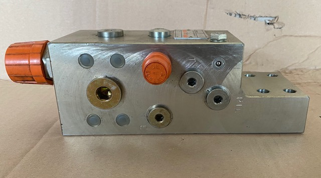 Liebherr Rohrbruchsicherung ID-Nr.5009808. - Válvula hidráulica para Excavadora de cadenas: foto 3 Liebherr Rohrbruchsicherung ID-Nr.5009808. - Válvula hidráulica para Excavadora de cadenas: foto 3