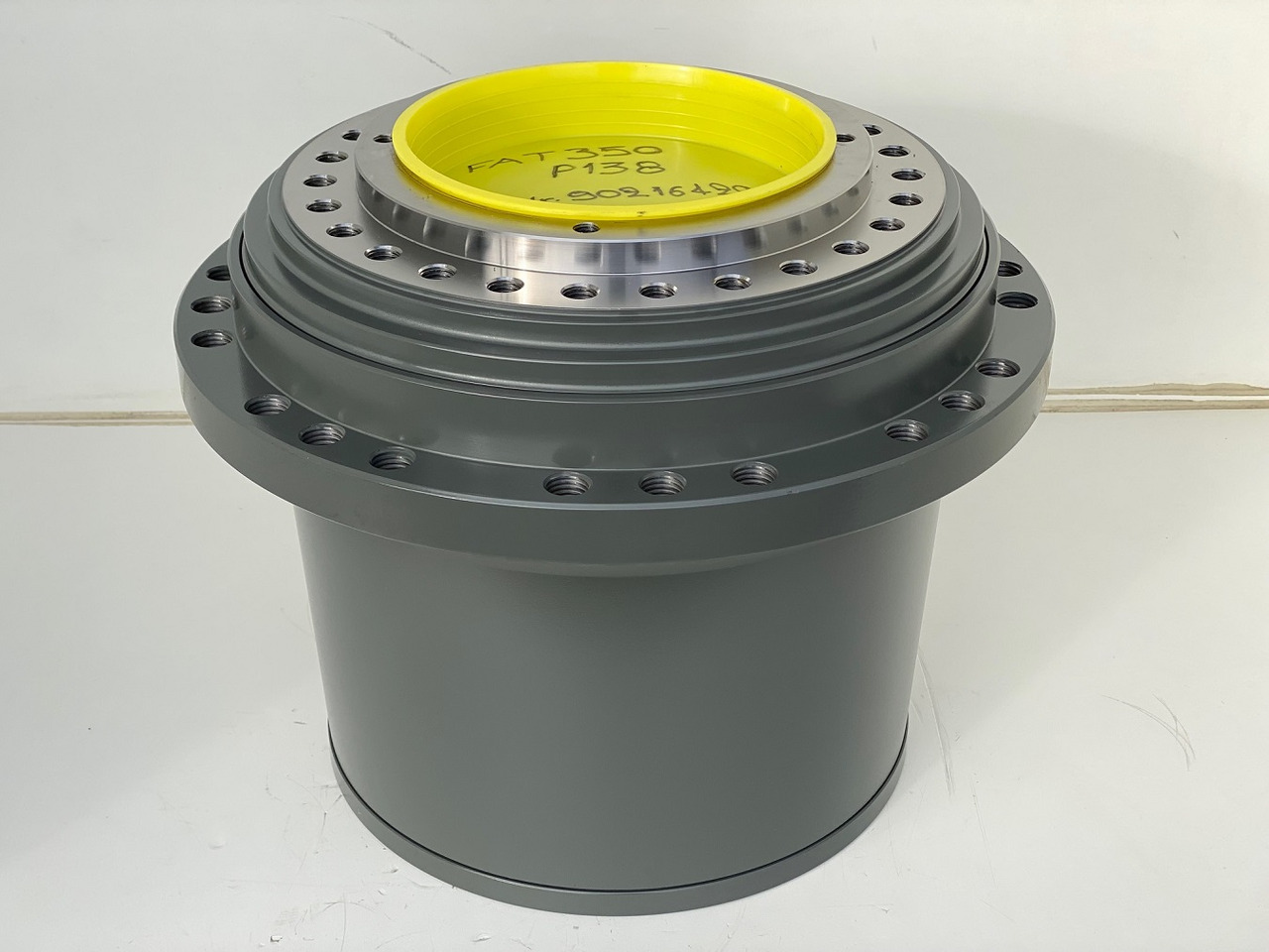 Original Liebherr Fahrantrieb Typ: FAT350P138 mit ID-Nr.90216427 - ID-Nr.90216428 - ID-Nr.90216429. LO1926, LOS926, R922, R924, R926, R930. #90216428.3064# - Mando final para Maquinaria de construcción: foto 1 Original Liebherr Fahrantrieb Typ: FAT350P138 mit ID-Nr.90216427 - ID-Nr.90216428 - ID-Nr.90216429. LO1926, LOS926, R922, R924, R926, R930. #90216428.3064# - Mando final para Maquinaria de construcción: foto 1