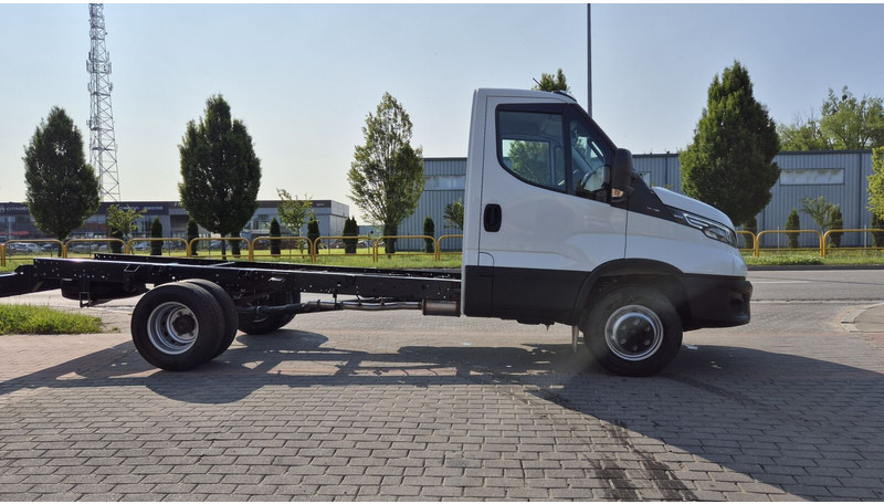 Iveco Daily 70C18 - nowe! - Camión chasis: foto 4 Iveco Daily 70C18 - nowe! - Camión chasis: foto 4