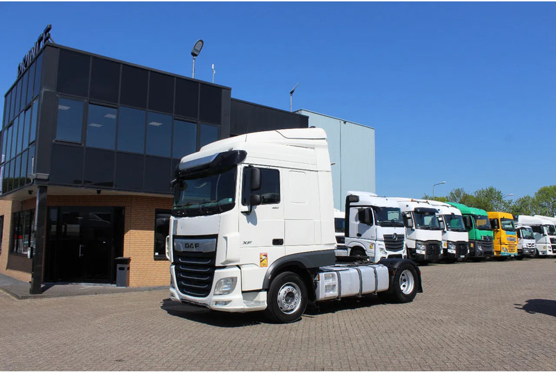 Cabeza tractora DAF XF 106.480 * RETARDER * 2 TANK * 2 BED *: foto 1