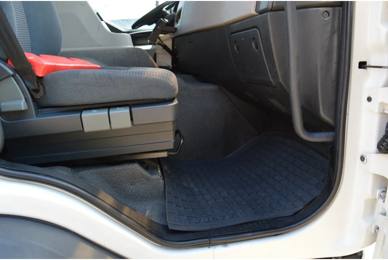 Camión frigorífico Volvo FE 260 * EURO5 * CARRIER SUPRA SILENT 950 MT * 4X2 *: foto 11