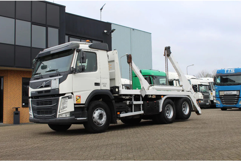 Volvo FM 500 * EURO6 * 6X2 * LIFT AXLE * - Camión portacontenedor de cadenas: foto 1 Volvo FM 500 * EURO6 * 6X2 * LIFT AXLE * - Camión portacontenedor de cadenas: foto 1