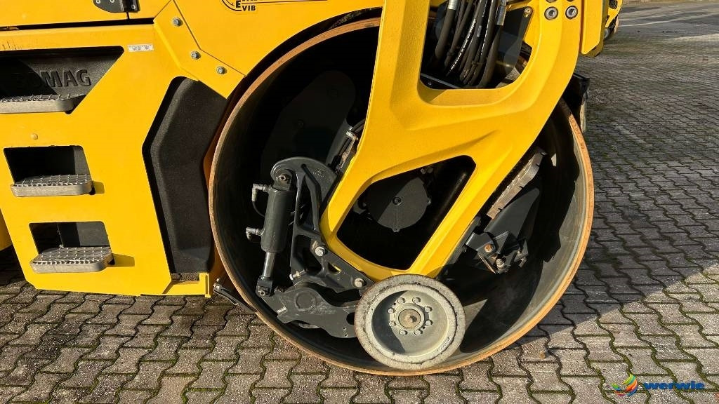 Bomag BW 206 AD-5 AM - Apisonadora de asfalto: foto 4 Bomag BW 206 AD-5 AM - Apisonadora de asfalto: foto 4