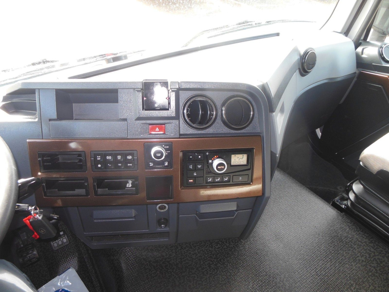 Cabeza tractora Renault T 480, LOWDECK, NEUE TACHO SMART 2: foto 18