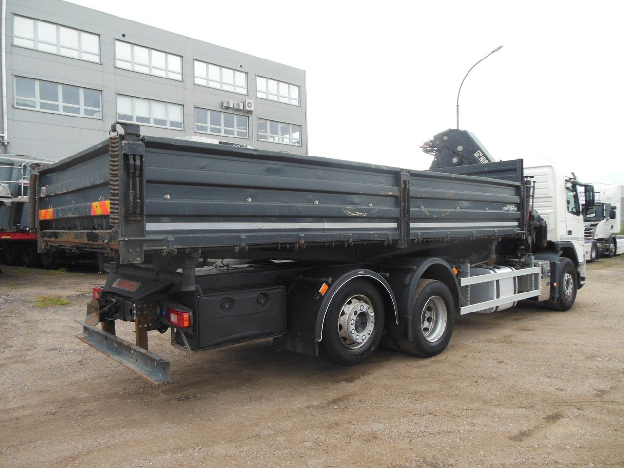 Volvo FM 410, 6X2, DREISEITEN KIPPER, HIAB XS 211 - Camión volquete, Camión grúa: foto 3 Volvo FM 410, 6X2, DREISEITEN KIPPER, HIAB XS 211 - Camión volquete, Camión grúa: foto 3