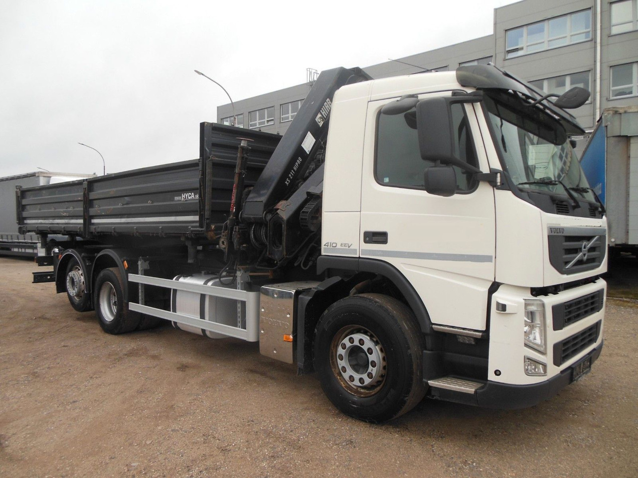Volvo FM 410, 6X2, DREISEITEN KIPPER, HIAB XS 211 - Camión volquete, Camión grúa: foto 2 Volvo FM 410, 6X2, DREISEITEN KIPPER, HIAB XS 211 - Camión volquete, Camión grúa: foto 2