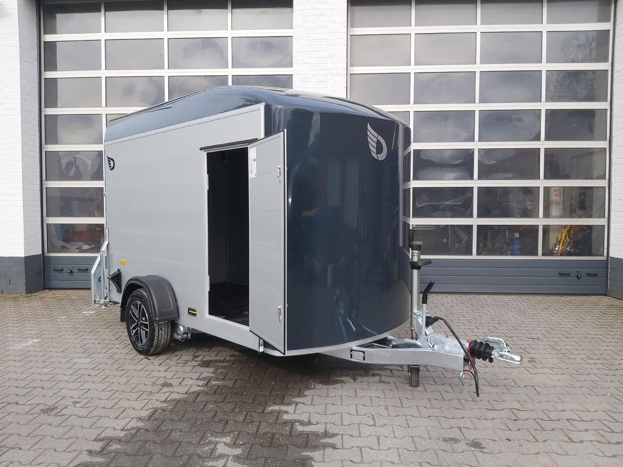 Cargo Roadster 300 300x150x184cm Alu Poly darkgrey Seitentür Alufelgen darkline 100km/H 1300kg - Remolque caja cerrada: foto 2 Cargo Roadster 300 300x150x184cm Alu Poly darkgrey Seitentür Alufelgen darkline 100km/H 1300kg - Remolque caja cerrada: foto 2