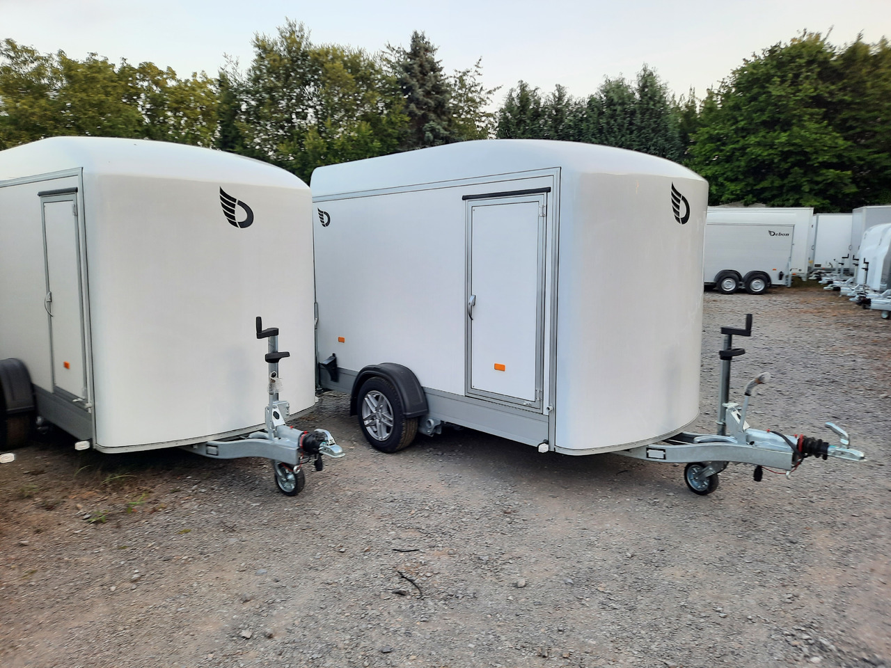 Cargo Roadster 300 300x150x184cm Wood weiss Poly weiss Seitentür Alufelgen - Remolque caja cerrada: foto 1 Cargo Roadster 300 300x150x184cm Wood weiss Poly weiss Seitentür Alufelgen - Remolque caja cerrada: foto 1