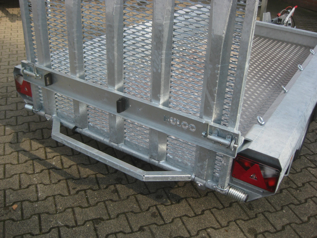 HULCO TERRAX Aluboden 294x150x27cm Heckrampe 150cm (M) 3000kg - Remolque porta maquinaria: foto 2 HULCO TERRAX Aluboden 294x150x27cm Heckrampe 150cm (M) 3000kg - Remolque porta maquinaria: foto 2