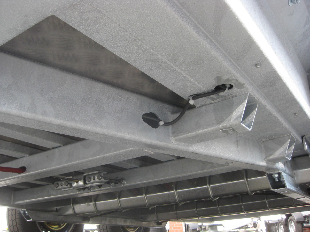 HULCO TERRAX Aluboden 294x150x27cm Heckrampe 150cm (M) 3000kg - Remolque porta maquinaria: foto 3 HULCO TERRAX Aluboden 294x150x27cm Heckrampe 150cm (M) 3000kg - Remolque porta maquinaria: foto 3