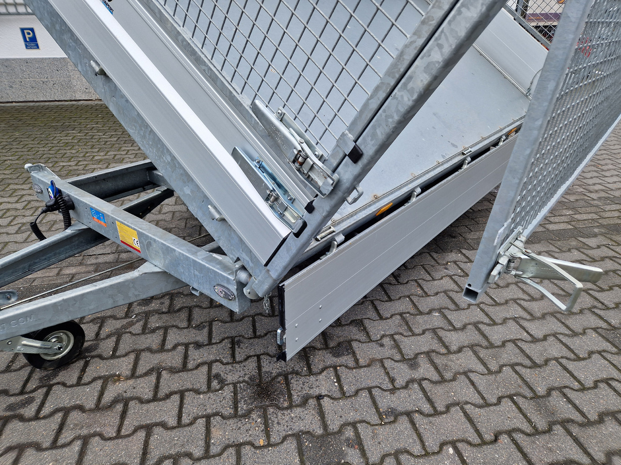 Remolque volquete Hapert COBALT HM-2 305x180x30cm Elektro & Laubgitter 2700kg: foto 9 Remolque volquete Hapert COBALT HM-2 305x180x30cm Elektro & Laubgitter 2700kg: foto 9