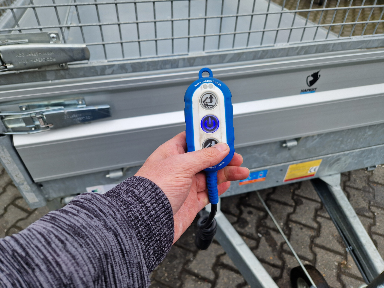 Remolque volquete Hapert COBALT HM-2 305x180x30cm Elektro & Laubgitter 2700kg: foto 12 Remolque volquete Hapert COBALT HM-2 305x180x30cm Elektro & Laubgitter 2700kg: foto 12