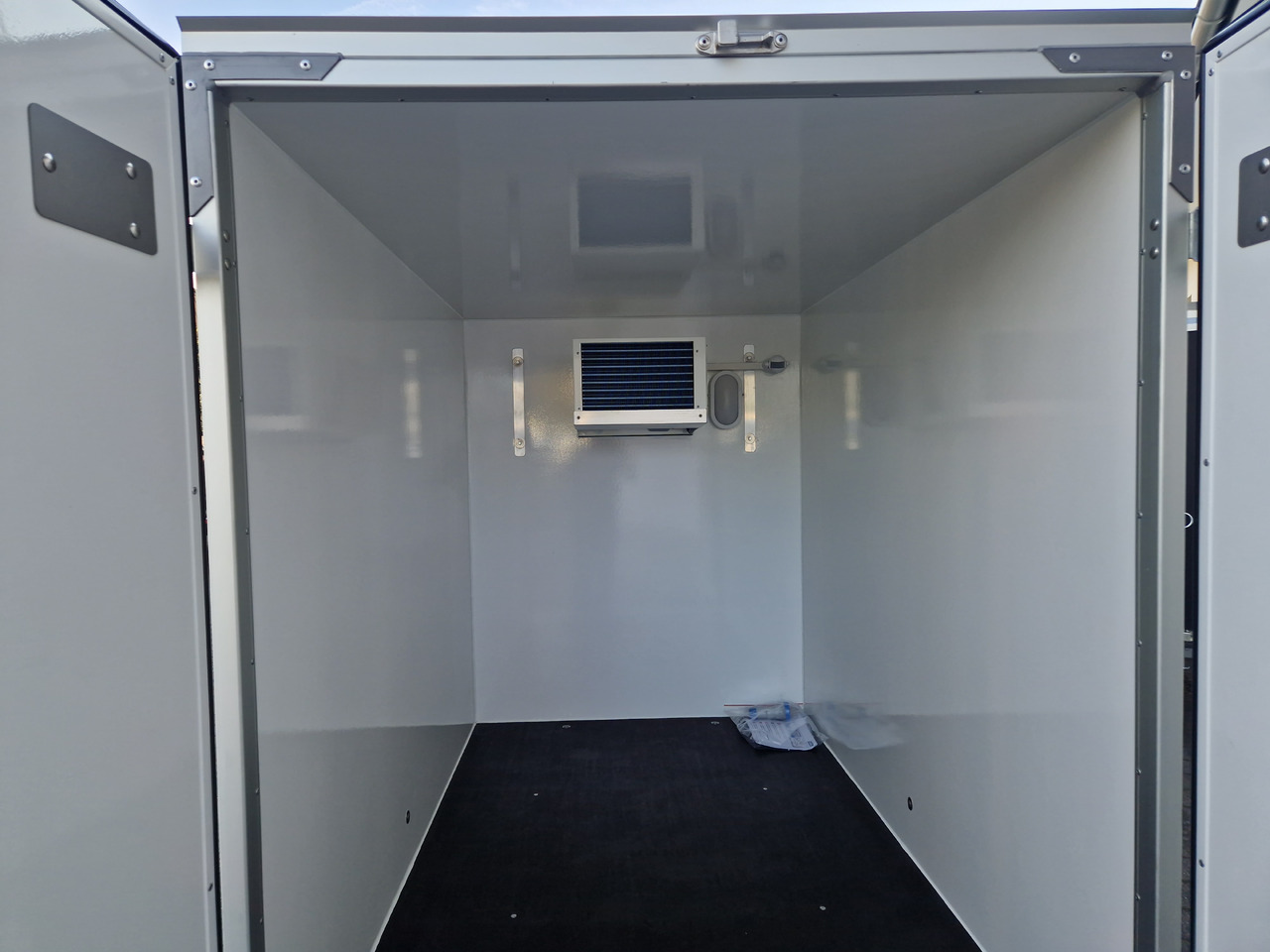 Kühlanhänger 752 DK2 Classic 199x124x150cm XPS Govi Kühlung 750kg ungebremst - Remolque frigorífico: foto 5 Kühlanhänger 752 DK2 Classic 199x124x150cm XPS Govi Kühlung 750kg ungebremst - Remolque frigorífico: foto 5