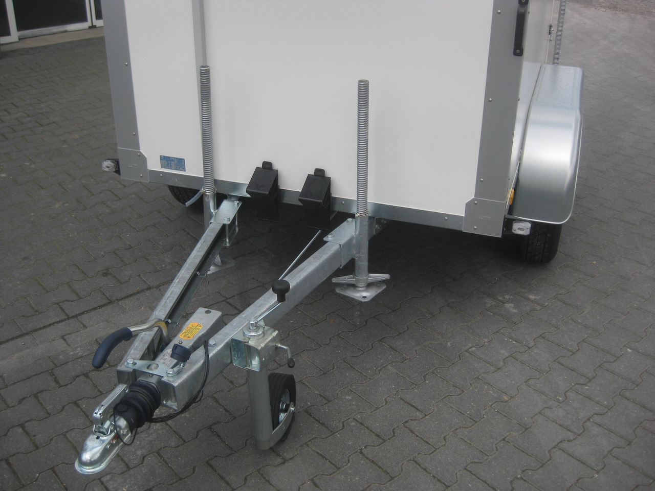 Kühlanhänger AZKF 2025/145 243x144x180cm GOVI 4 Kühlaggregat 60 Frioliner Januar Aktion - Remolque frigorífico: foto 4 Kühlanhänger AZKF 2025/145 243x144x180cm GOVI 4 Kühlaggregat 60 Frioliner Januar Aktion - Remolque frigorífico: foto 4