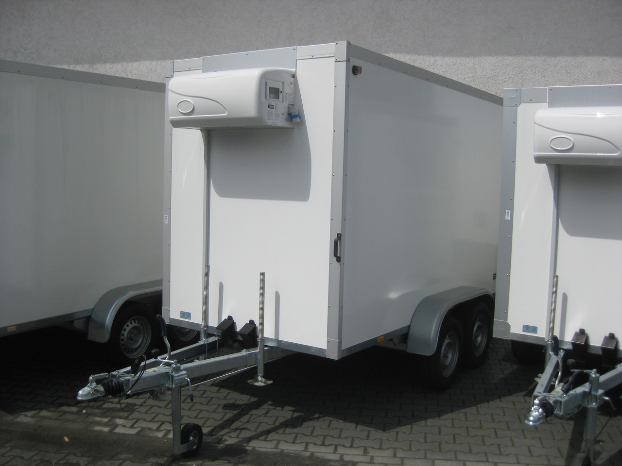 Kühlanhänger AZKF 2735/155 343x154x200cm GOVI Kühlaggregat 4 Iso 60 Frioliner Juli Aktion - Remolque frigorífico: foto 1 Kühlanhänger AZKF 2735/155 343x154x200cm GOVI Kühlaggregat 4 Iso 60 Frioliner Juli Aktion - Remolque frigorífico: foto 1
