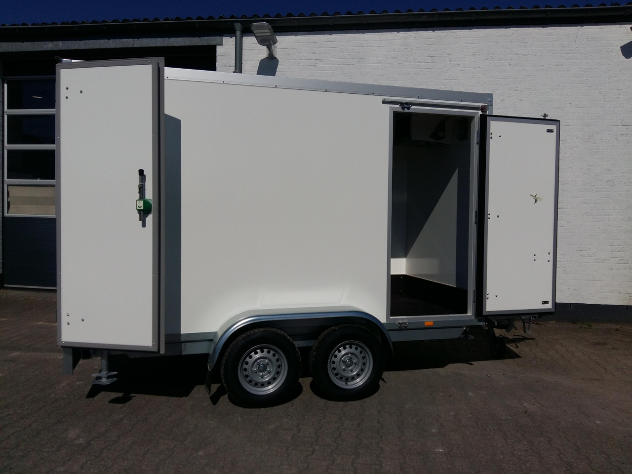 Kühlanhänger AZKF 2735/155 343x154x200cm +Seitentür Kälteanlage 4 Iso 60 Frioliner Aktion - Remolque frigorífico: foto 3 Kühlanhänger AZKF 2735/155 343x154x200cm +Seitentür Kälteanlage 4 Iso 60 Frioliner Aktion - Remolque frigorífico: foto 3