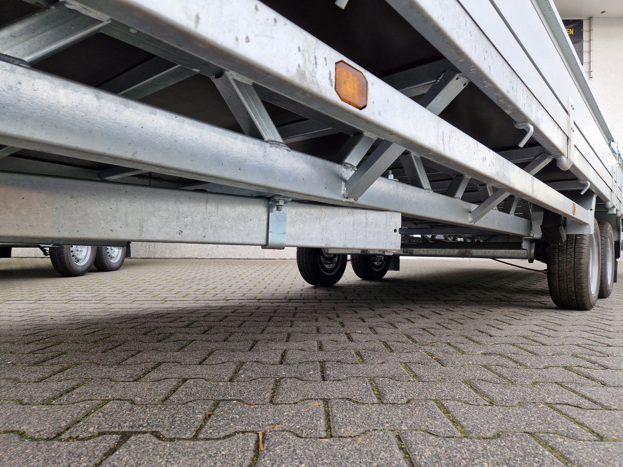 Remolque plataforma/ Caja abierta MEDAX 2-3500 611x223x30cm extrabreit niedrig Fahrwerk 12" (XXXL) 3500kg: foto 6