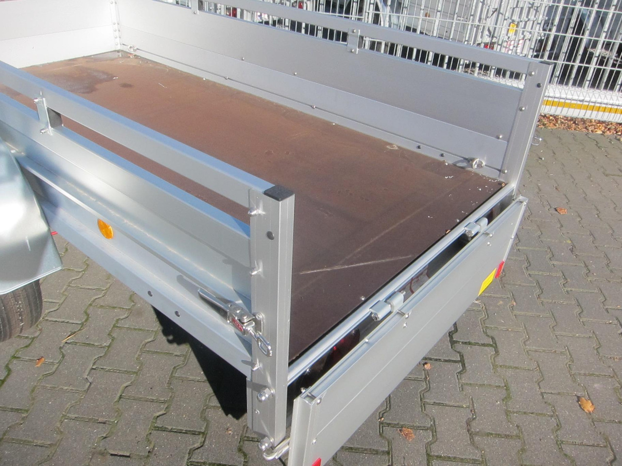 PKW Anhänger Koch Aluline 4.13 250x125x44cm (S) 1300kg 100 km/H Online Aktion Modell 2024 - Remolque de coche: foto 4 PKW Anhänger Koch Aluline 4.13 250x125x44cm (S) 1300kg 100 km/H Online Aktion Modell 2024 - Remolque de coche: foto 4