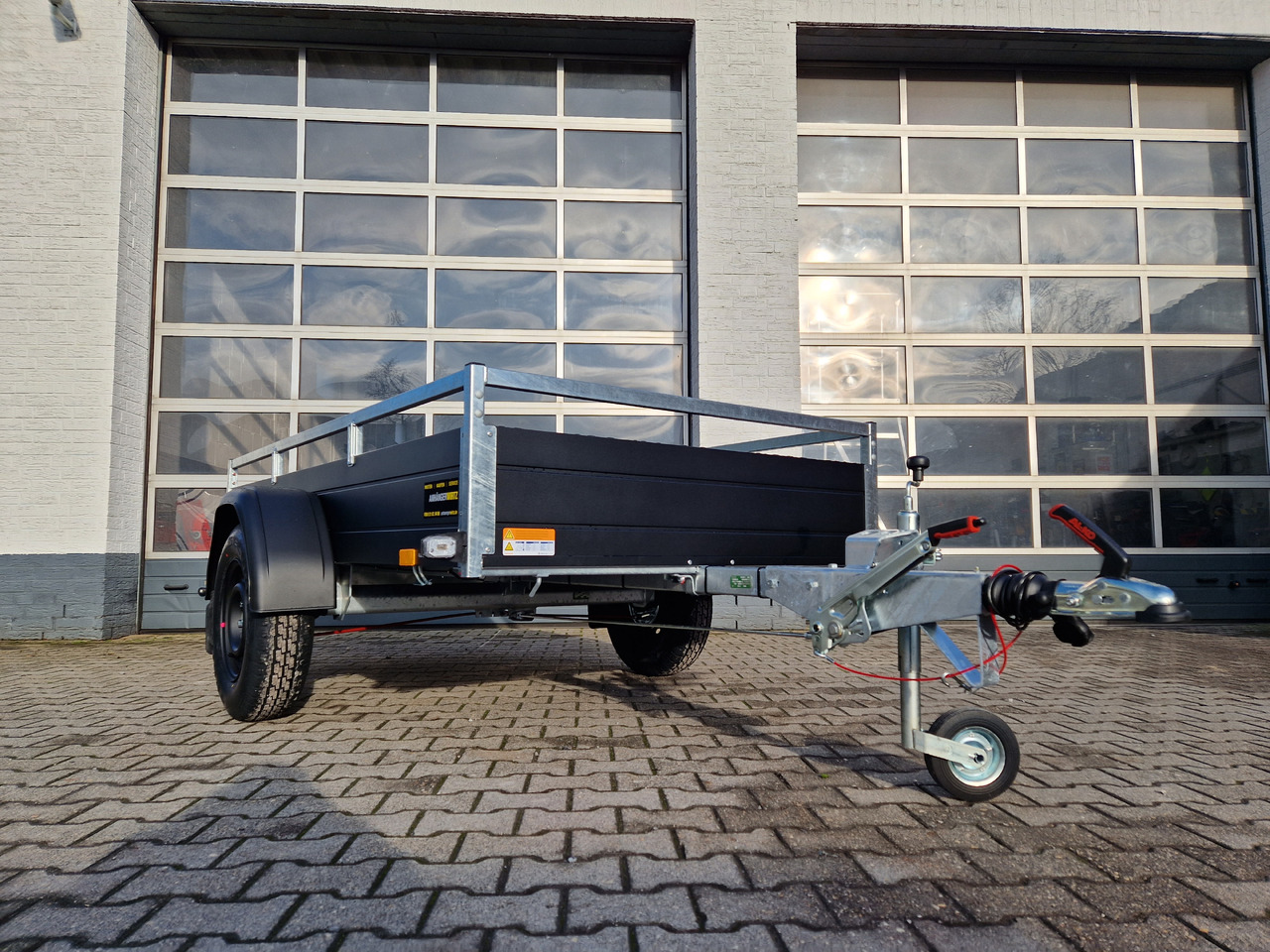 Saris Anhänger DV135 McAlu Pro MP 255x133x43cm blackline (S) 1350kg black deal Aktion - Remolque de coche: foto 3 Saris Anhänger DV135 McAlu Pro MP 255x133x43cm blackline (S) 1350kg black deal Aktion - Remolque de coche: foto 3