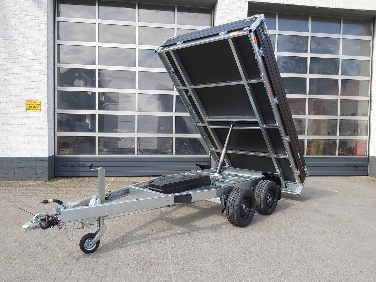 Saris Kipper K1 276 150 2700 2 E 276x150x30cm Elektro black Edition 13" (S) 2700kg Abverkauf - Remolque volquete: foto 1 Saris Kipper K1 276 150 2700 2 E 276x150x30cm Elektro black Edition 13" (S) 2700kg Abverkauf - Remolque volquete: foto 1