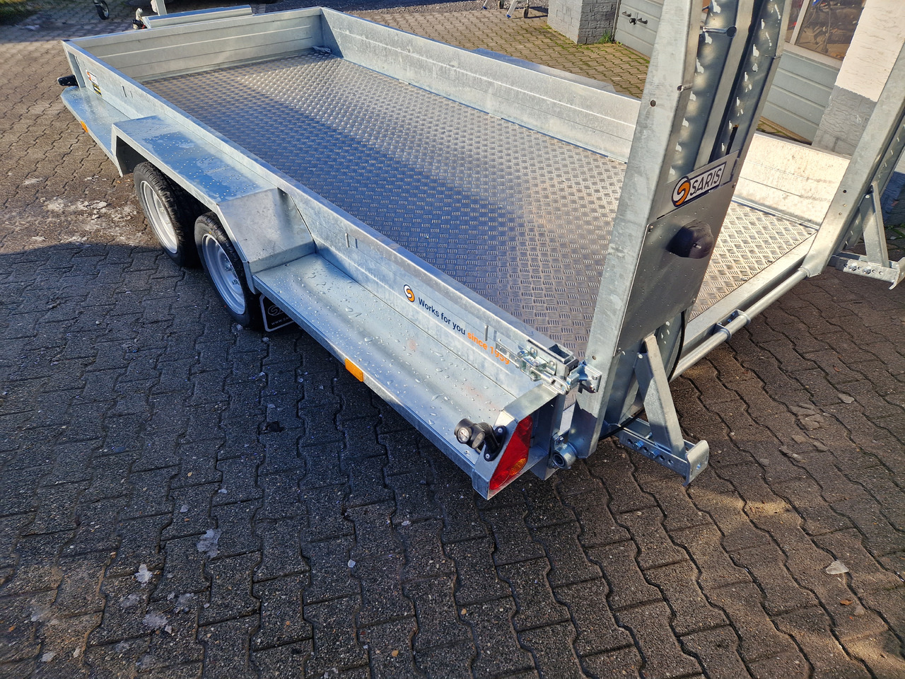 Leasing de Saris Magnum MAXX 3500 406x182x30cm force one Rampen Schaufelablage 100km/H 3500kg Januar Aktion Saris Magnum MAXX 3500 406x182x30cm force one Rampen Schaufelablage 100km/H 3500kg Januar Aktion: foto 12 Leasing de Saris Magnum MAXX 3500 406x182x30cm force one Rampen Schaufelablage 100km/H 3500kg Januar Aktion Saris Magnum MAXX 3500 406x182x30cm force one Rampen Schaufelablage 100km/H 3500kg Januar Aktion: foto 12