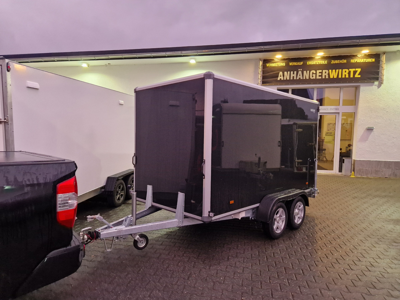 Variant 2517 C4 Edition black 346x168x188cm Alufelgen 2500kg 100 km/H - Remolque caja cerrada: foto 1 Variant 2517 C4 Edition black 346x168x188cm Alufelgen 2500kg 100 km/H - Remolque caja cerrada: foto 1
