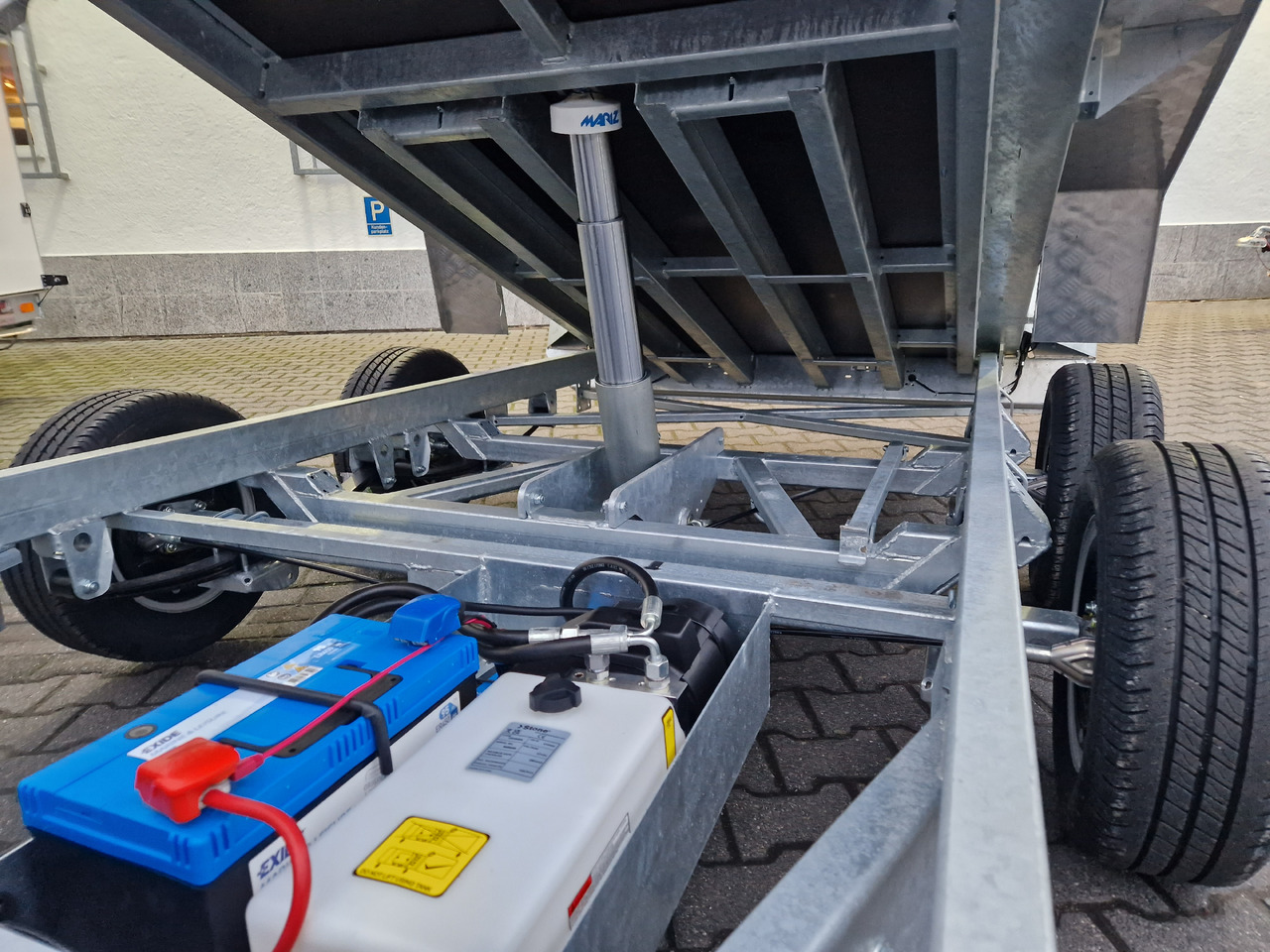 Variant Heckkipper Tieflader 3515 MT20 300x150x30cm Auffahrrampen Stützen Parabelfeder 3500kg 100km - Remolque volquete: foto 5 Variant Heckkipper Tieflader 3515 MT20 300x150x30cm Auffahrrampen Stützen Parabelfeder 3500kg 100km - Remolque volquete: foto 5